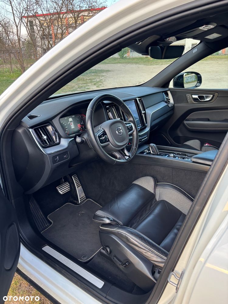 Volvo XC 60 B4 D AWD R-Design - 12
