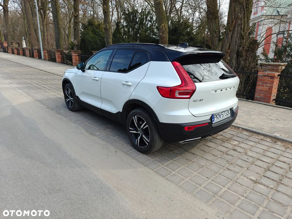 Volvo XC 40 D4 AWD Geartronic R-Design - 9