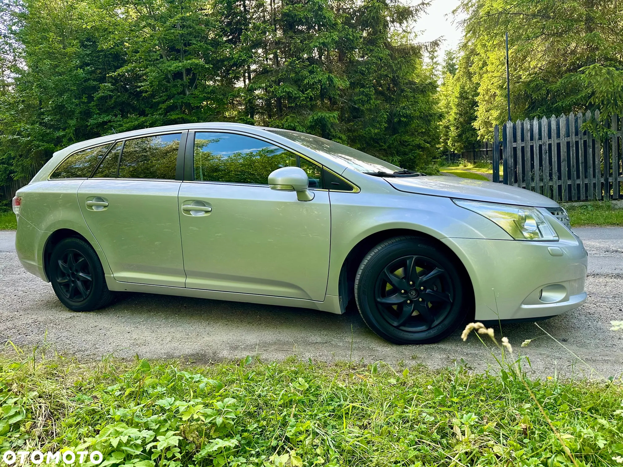 Toyota Avensis 2.0 D-4D Luna - 4