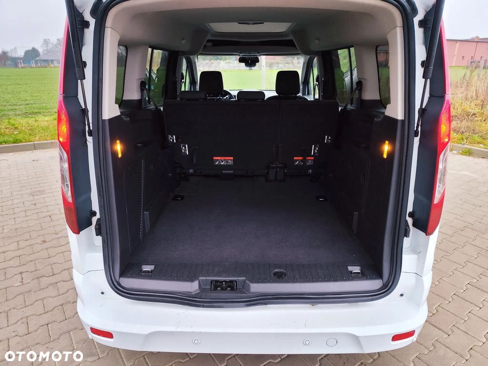 Ford Tourneo Connect Grand - 12