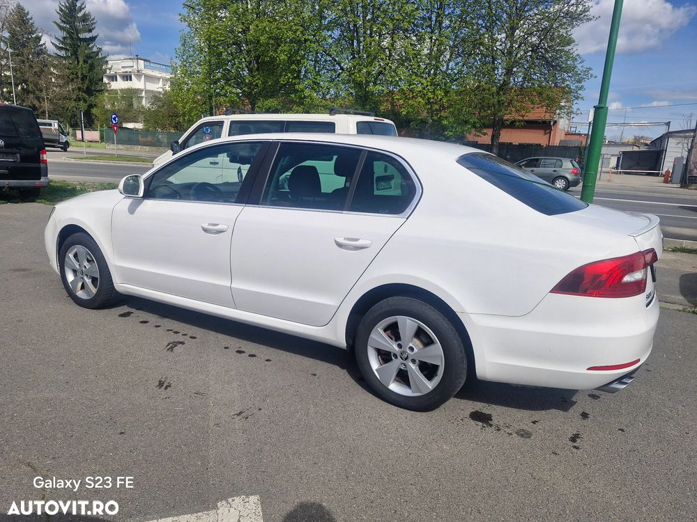 Skoda Superb 2.0 TDI Elegance DSG - 5