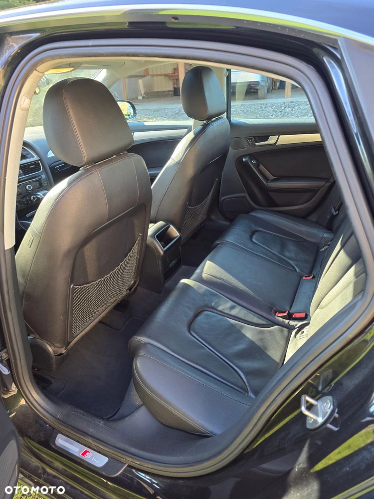 Audi A4 Limousine - 13