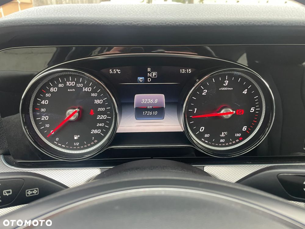 Mercedes-Benz Klasa E 220 d 9G-TRONIC Avantgarde - 24