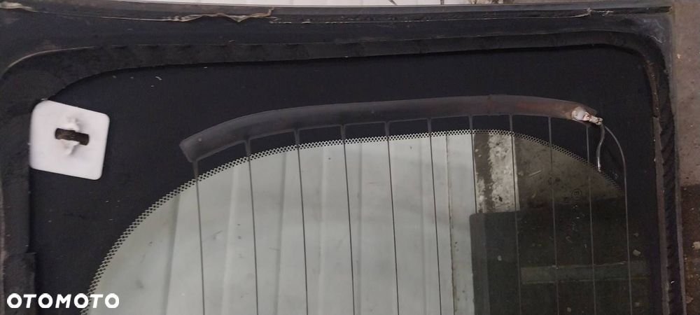 SZYBA TYŁ KLAPY BAGAŻNIKA TOYOTA AVENSIS T25 KOMBI - 2