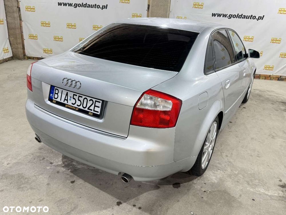 Audi A4 Limousine - 5