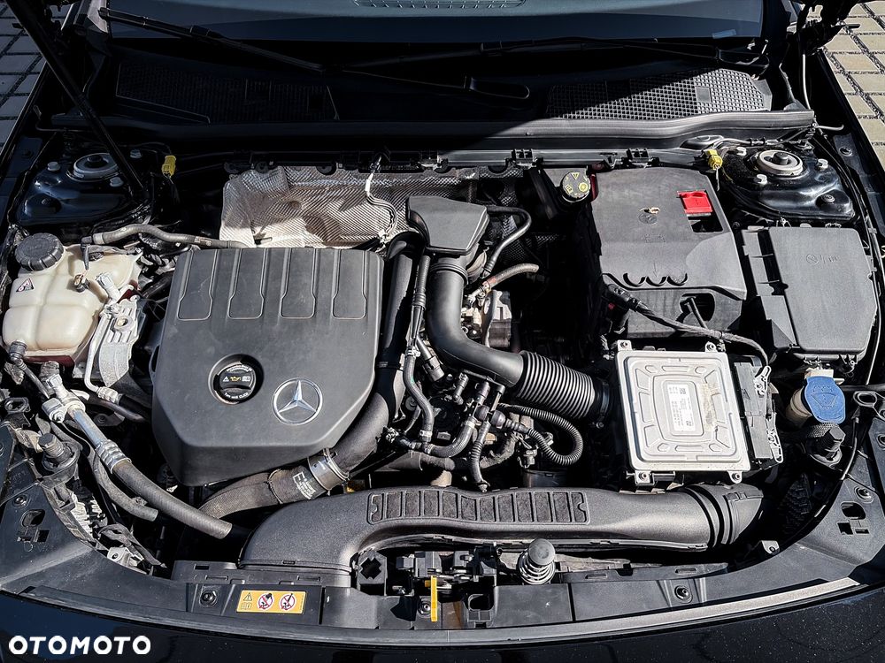 Mercedes-Benz CLA 200 7G-DCT AMG Line - 37