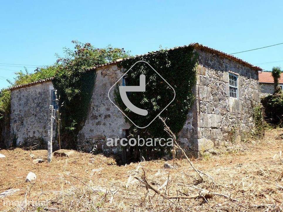 Quintinha com dois edificados, para restauro, com 7000m2 de terreno - - Grande imagem: 2/21