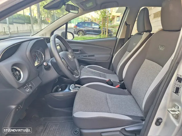 Toyota Yaris 1.5 HSD Exclusive+P.Luxury - 7