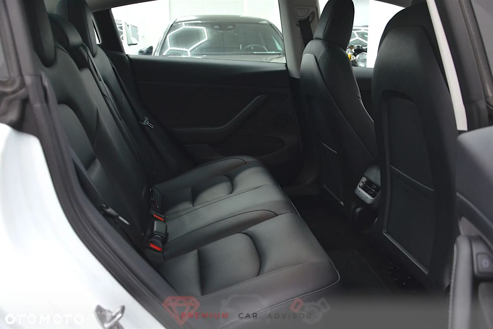 Tesla Model 3 - 14