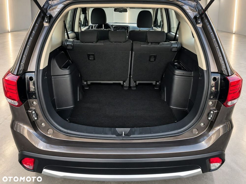Mitsubishi Outlander - 13