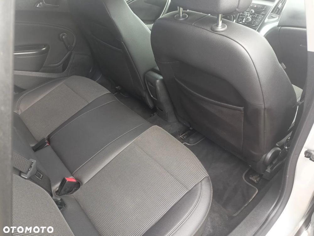 Opel Astra 1.6 150 Jahre - 12