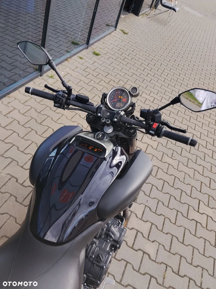 Yamaha V-MAX - 13