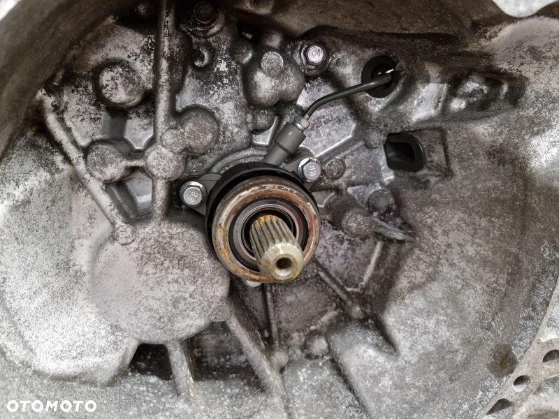 TOYOTA VERSO S SUBARU TREZIA 1 I 1.4 SKRZYNIA BIEGÓW - 3