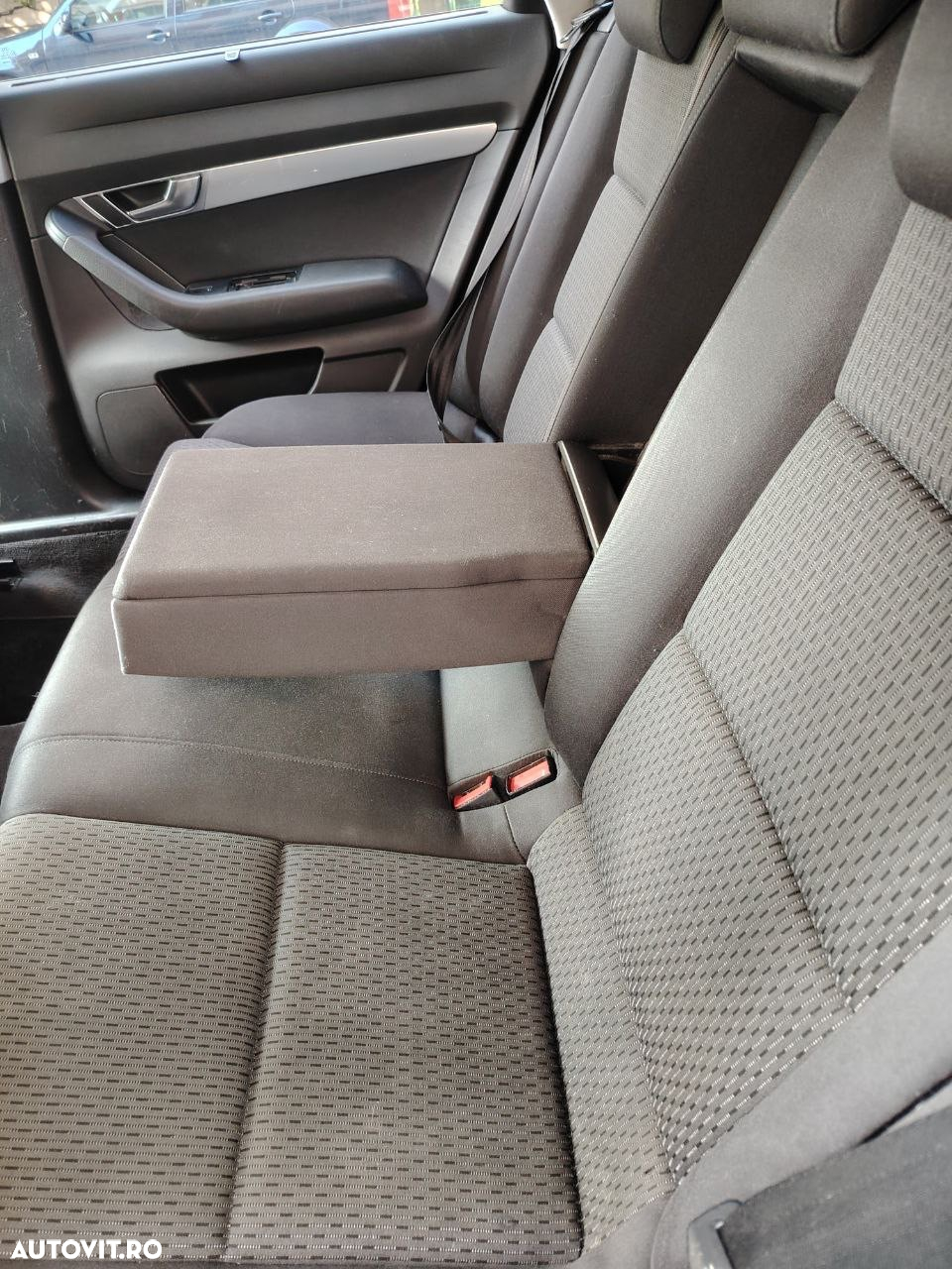 Audi A6 2.0 TDI DPF Avant - 13