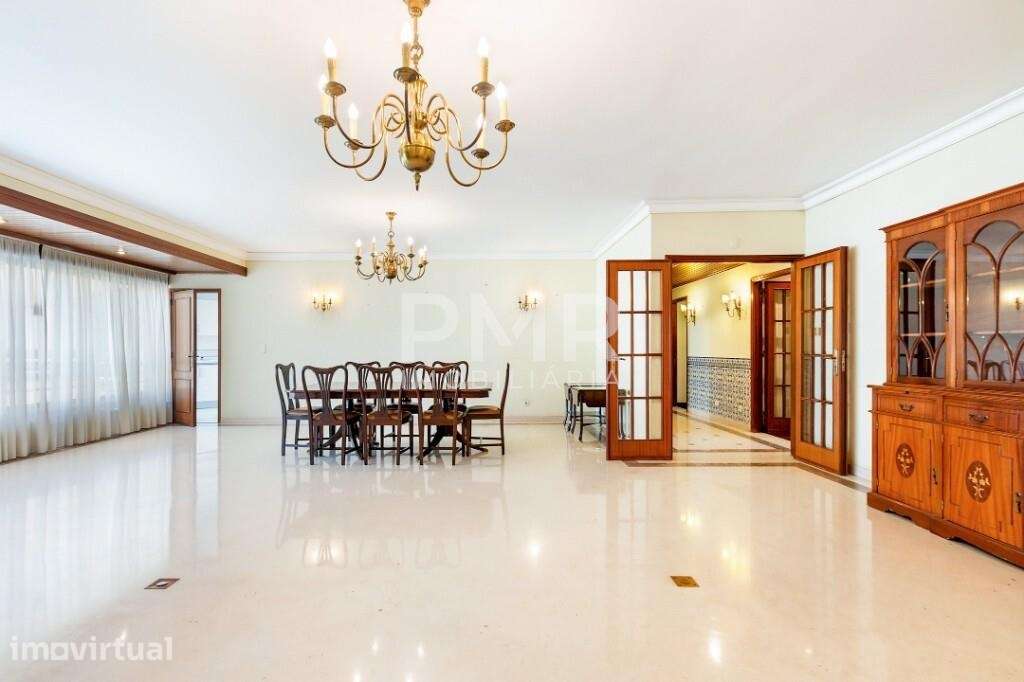 Apartamento T4 no Lumiar - Grande imagem: 2/28