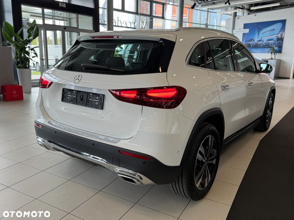 Mercedes-Benz GLA 200 Progressive - 10
