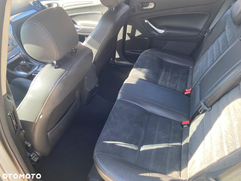 Ford Mondeo 2.0 TDCi Titanium - 32