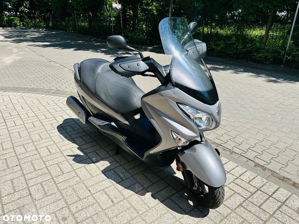 Suzuki Burgman - 4