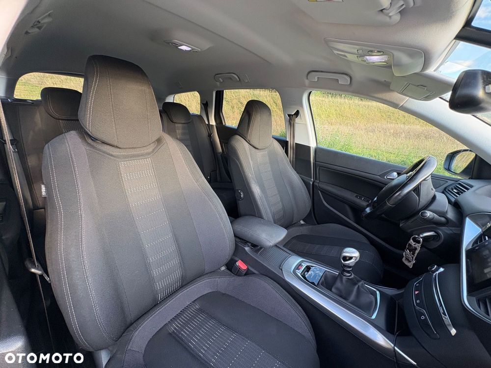 Peugeot 308 1.6 BlueHDi Allure S&S - 16