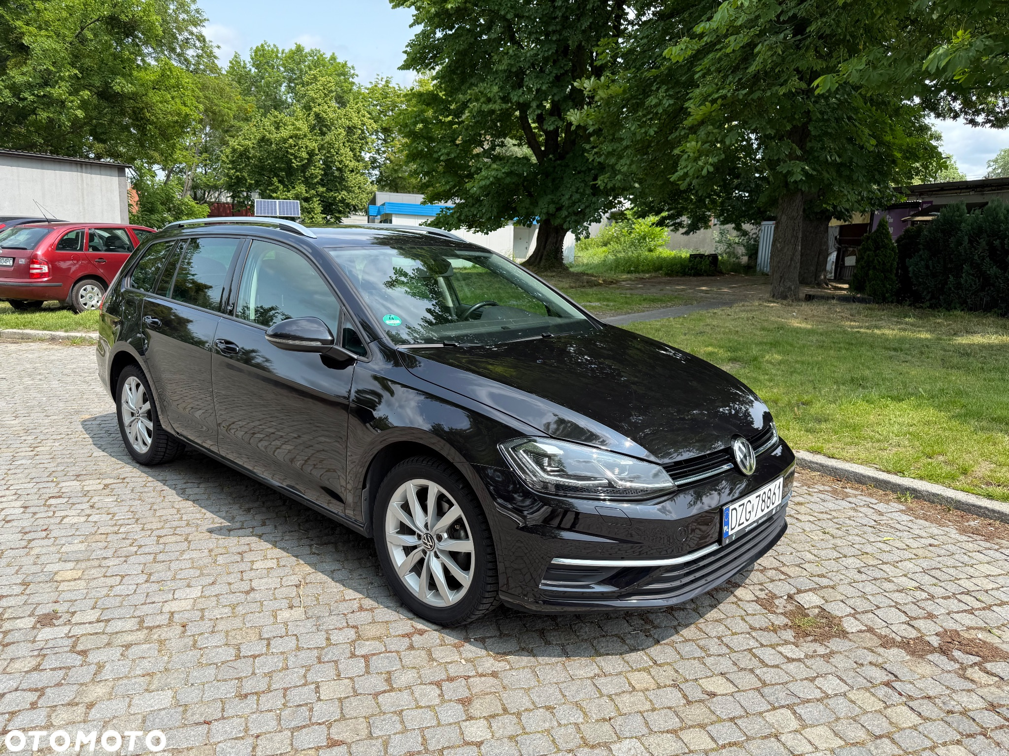 Volkswagen Golf 1.6 TDI DSG Sound - 2