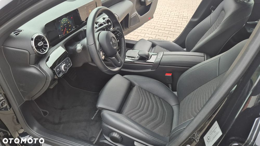 Mercedes-Benz Klasa A 180 Style 7G-DCT - 14