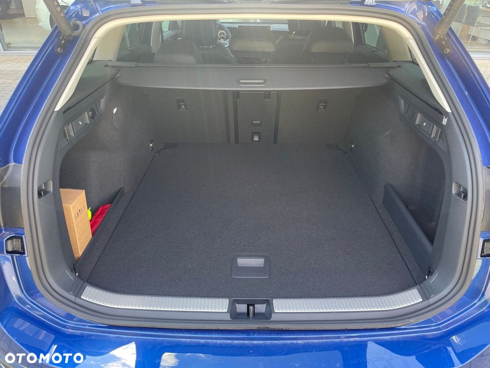 Volkswagen Passat - 30
