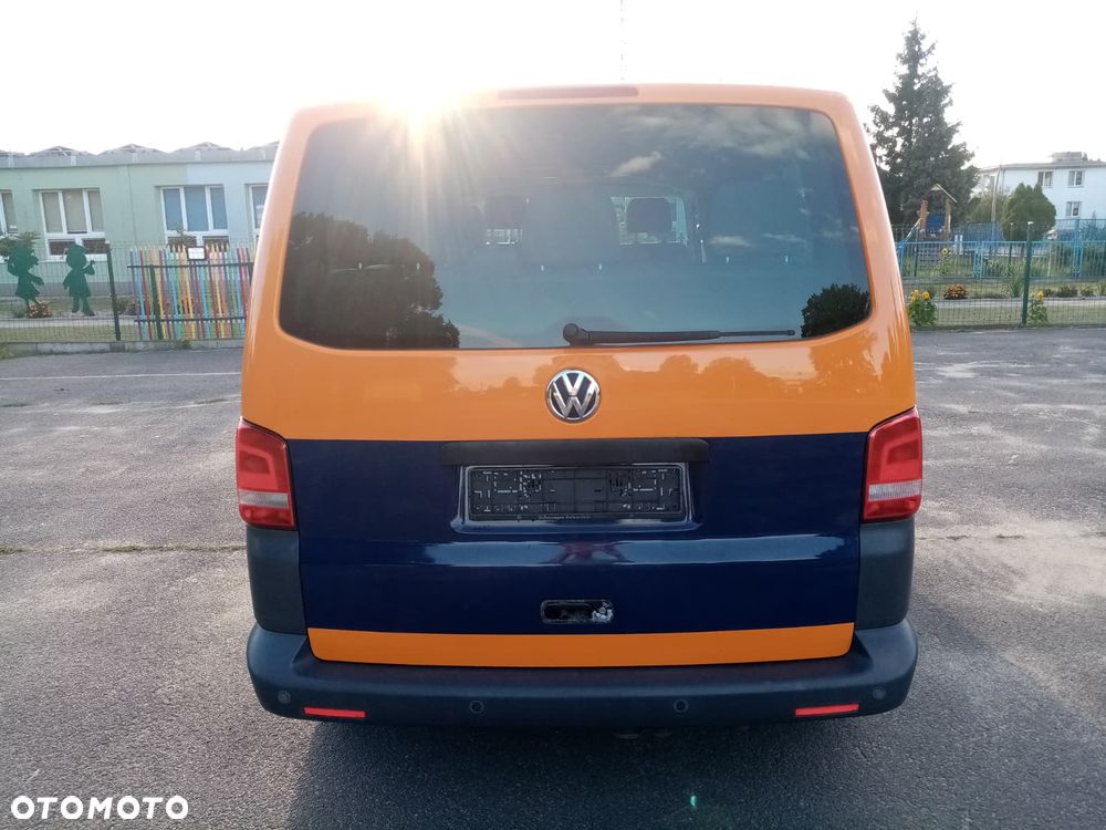 Volkswagen Caravelle - 6