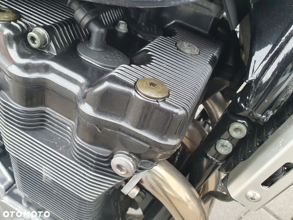 Suzuki GSX - 19