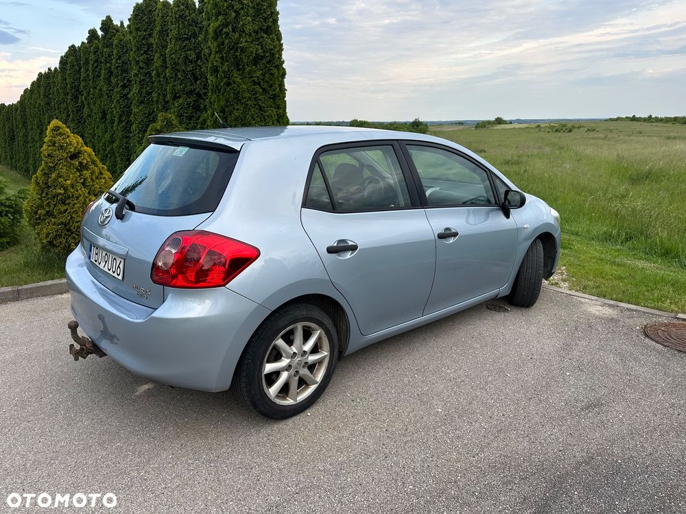 Toyota Auris 2.0 D-4D Life+ - 2