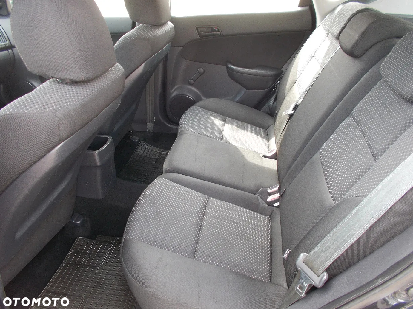Hyundai i30 1.6 CRDi Classic + - 16