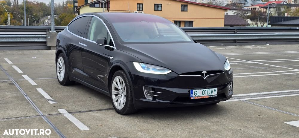 Tesla Model X - 1