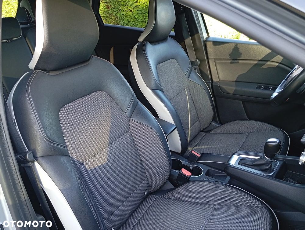 Renault Captur TCe 130 EDC GPF BUSINESS EDITION - 10