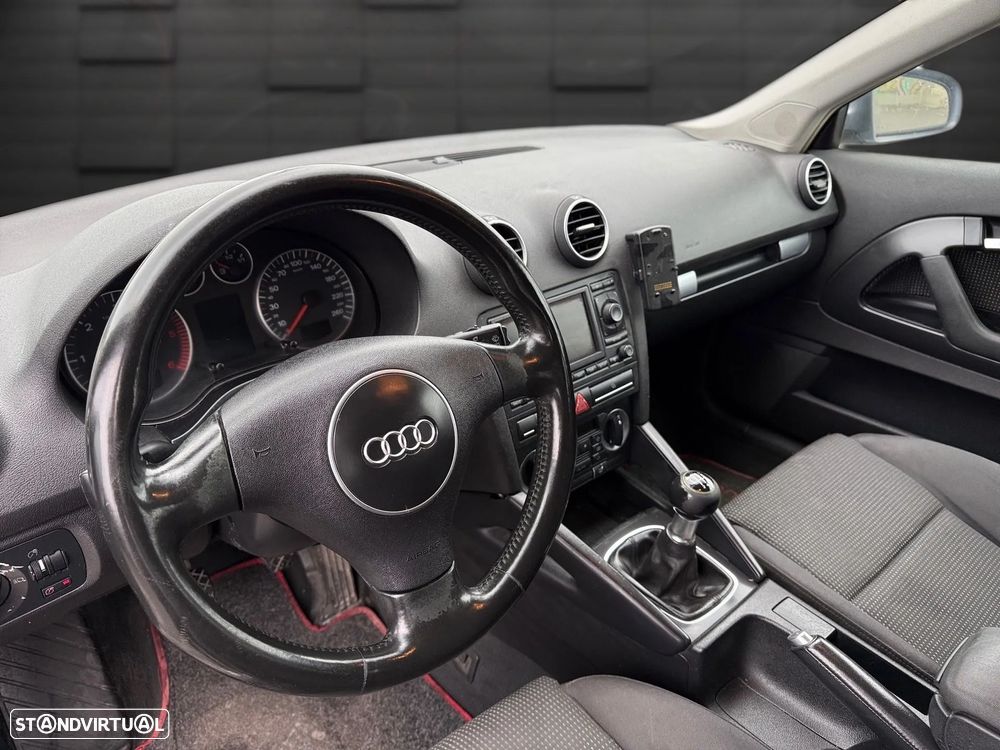 Audi A3 2.0 TDI Attraction - 10