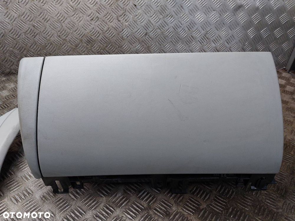 SCHOWEK PASAŻERA + DÓŁ DESKI KIEROWCY JAGUAR XF X250 EU 8X23-11654-AB - 4