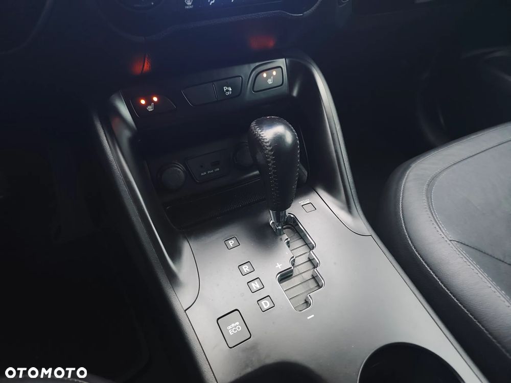 Hyundai ix35 2.0 CRDi 4WD Automatik Premium - 22