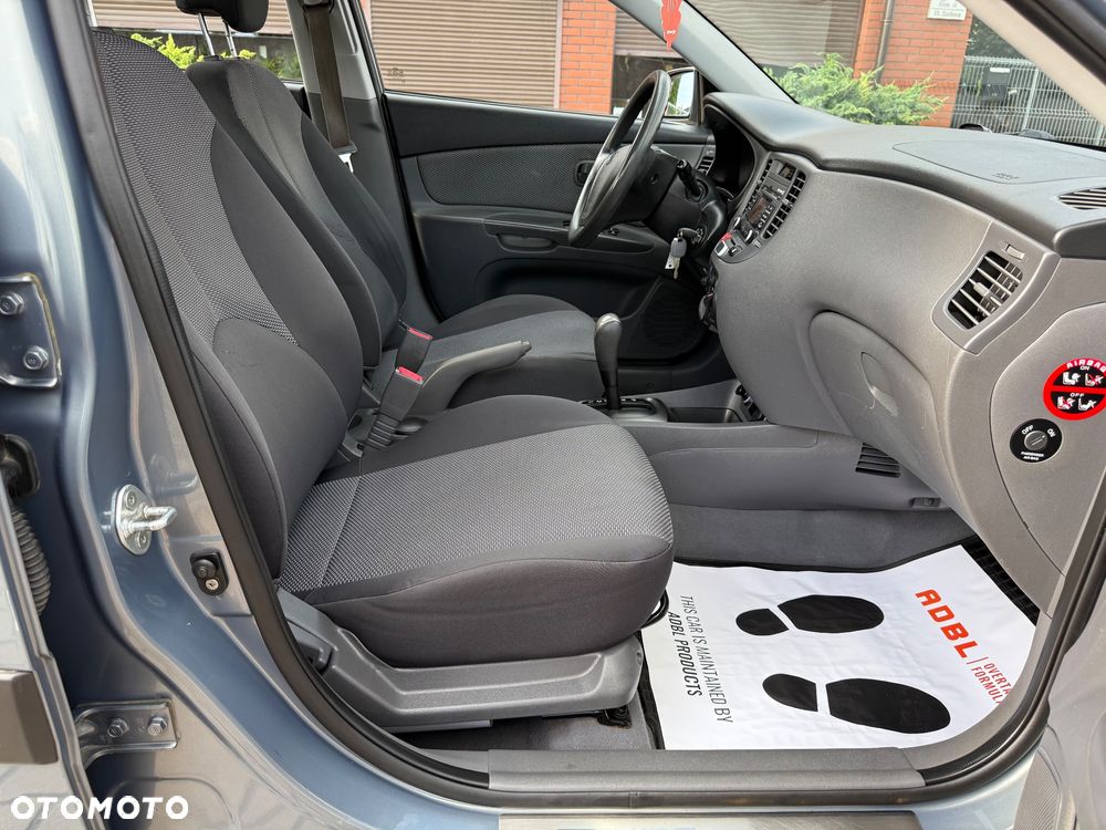 Kia Rio 1.4 Comfort - 21
