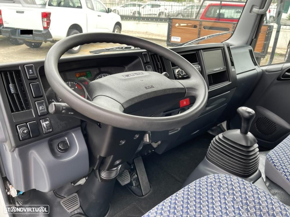 Isuzu NKR 3 - 12