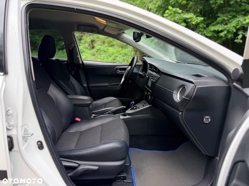 Toyota Auris Hybrid 135 Premium - 24