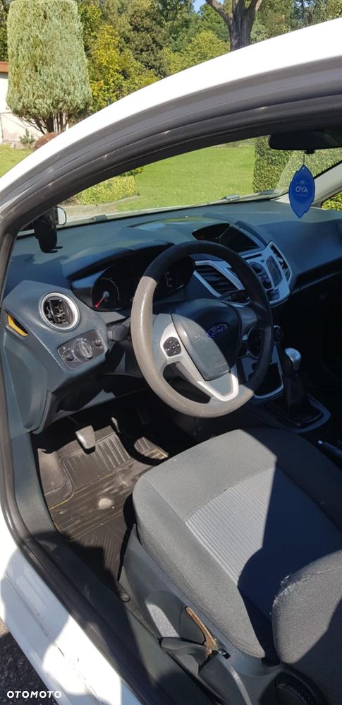 Ford Fiesta 1.4 TDCi Ambiente - 7