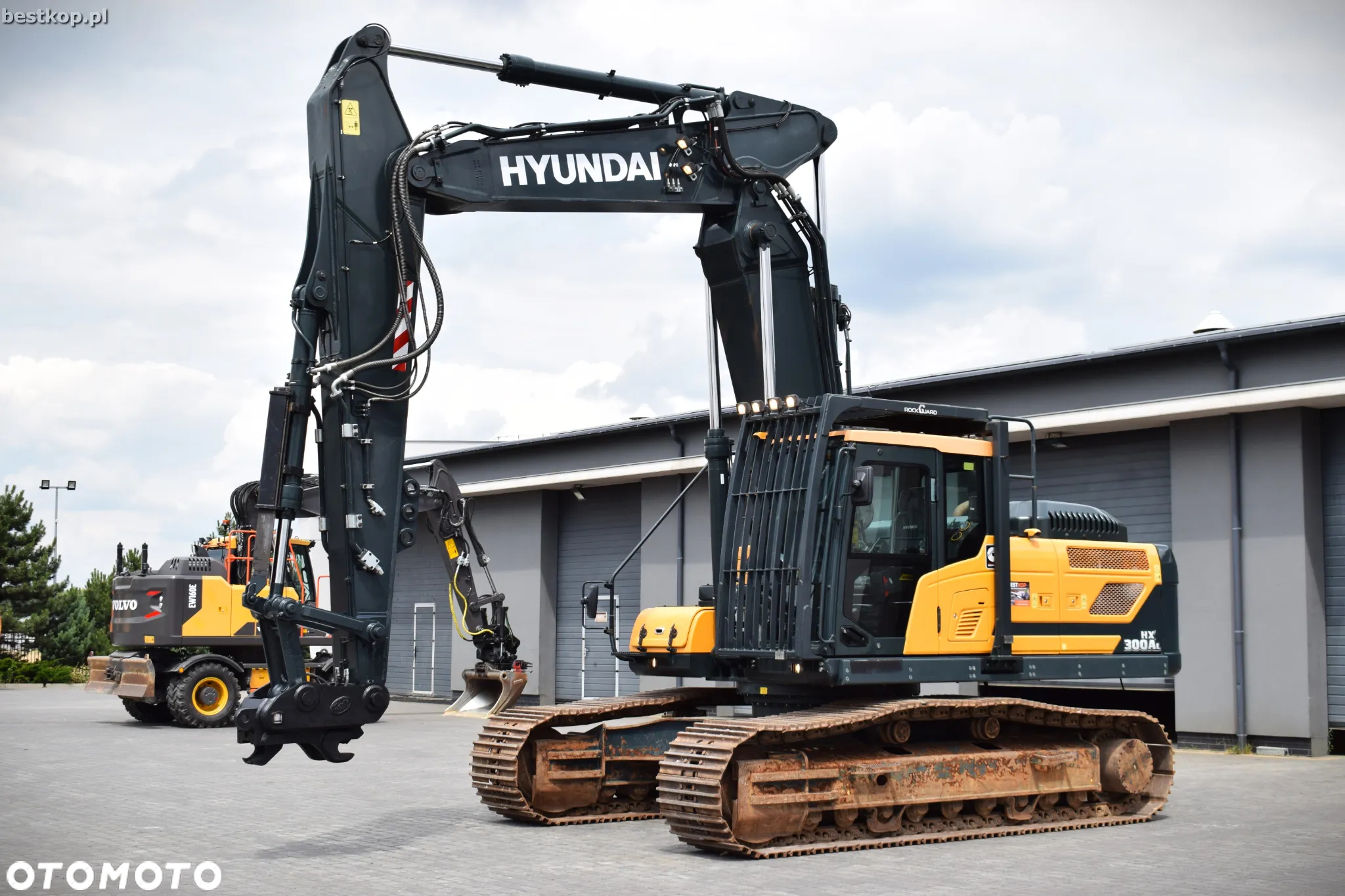 Hyundai HX300AL - 2