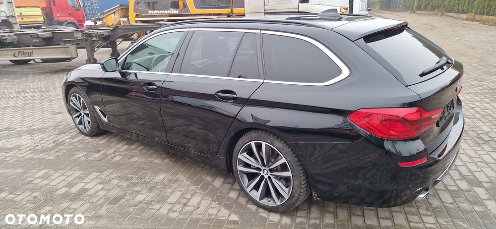 BMW Seria 5 525d Luxury Line sport - 8