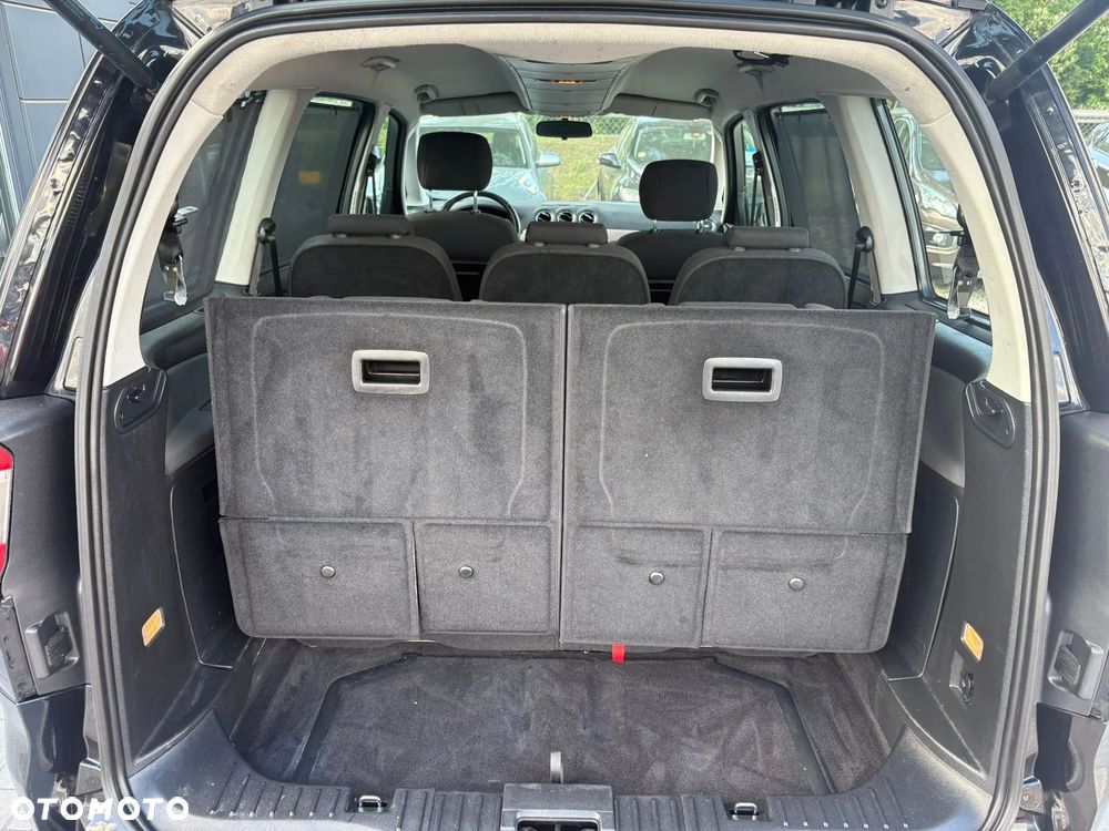 Ford Galaxy - 13