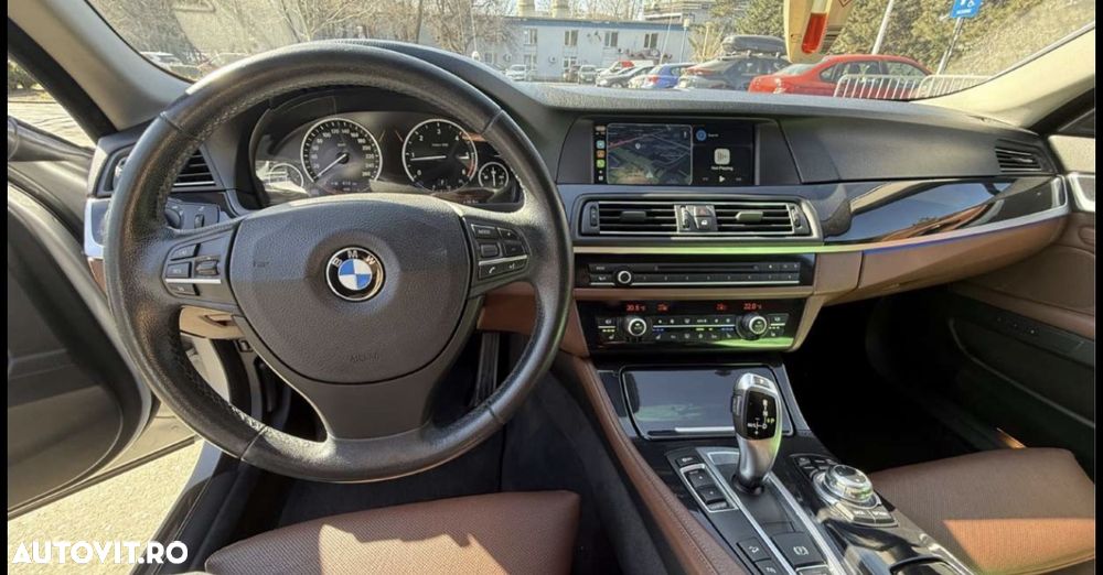 BMW Seria 5 525d xDrive - 16
