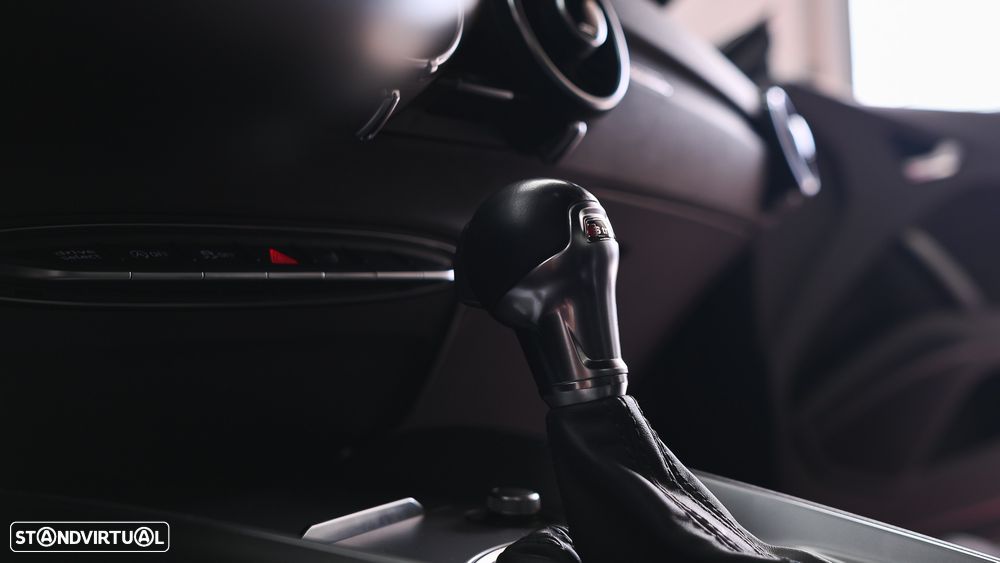 Audi TT Coupé 2.0 TFSI quattro S tronic - 52