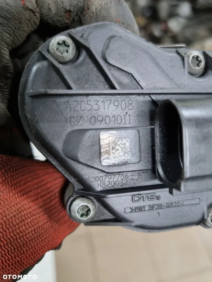 ZAWÓR EGR TRAFIC VIVARO 2.0 DCI 06-14r. - 2