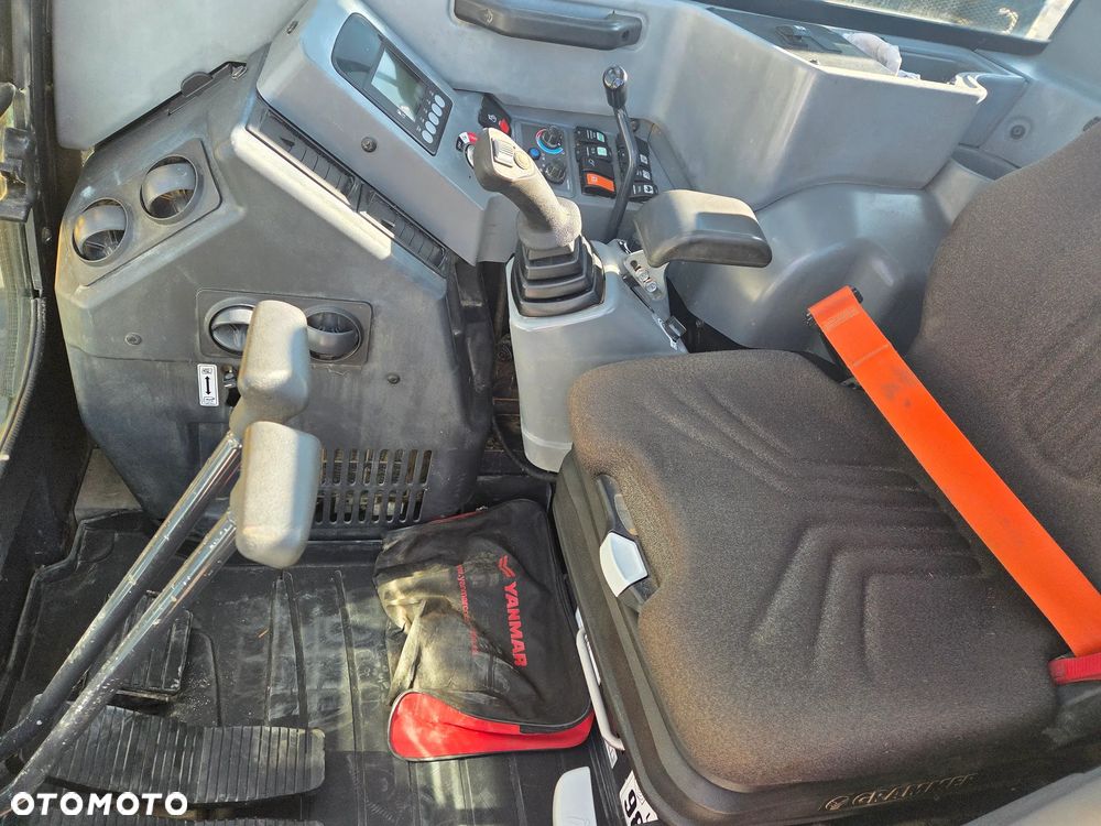 Yanmar VIO82 - 12