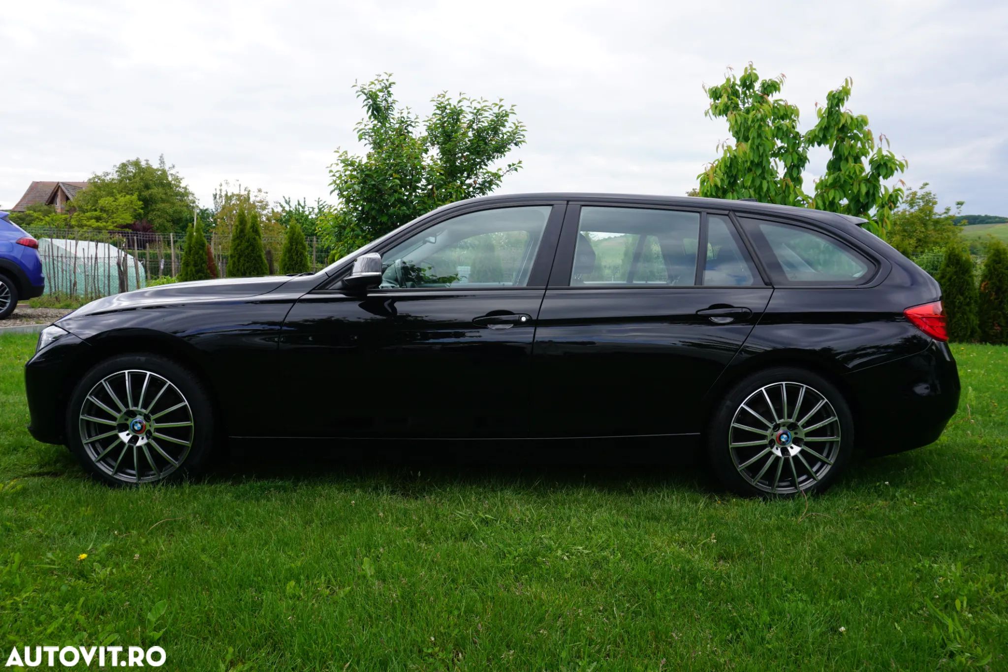 BMW Seria 3 320d Touring xDrive Aut. - 1