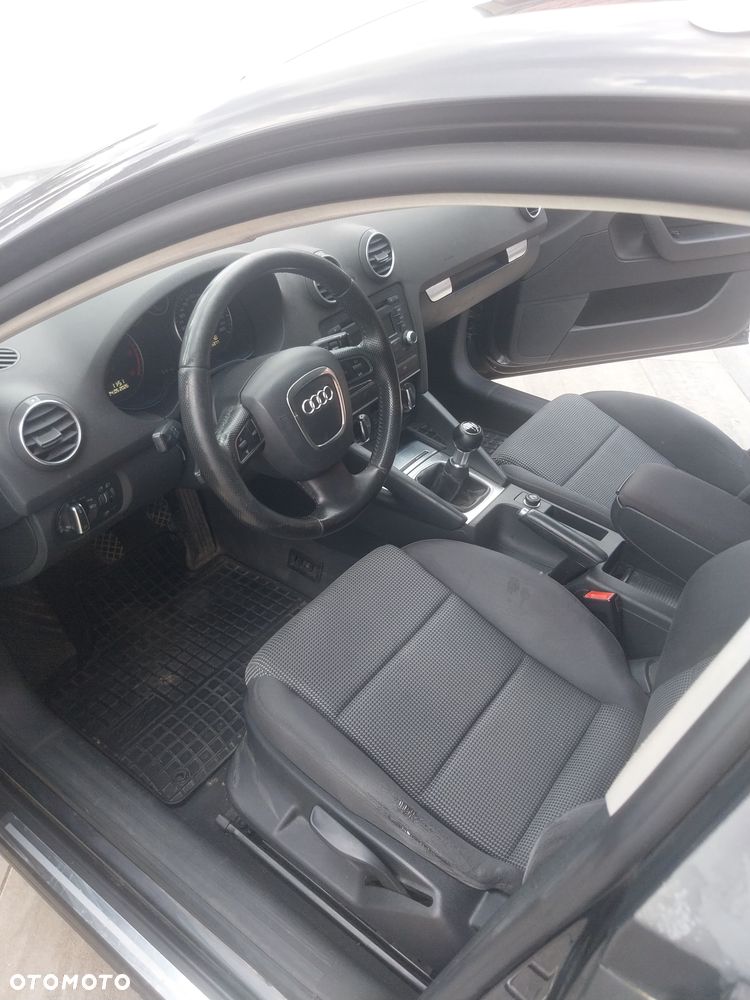 Audi A3 Sportback 2.0 TDI DPF Ambiente - 4