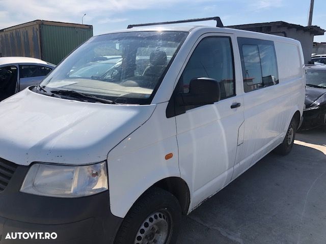 Dezmembrez Volkswagen T5 motor 2..5 tdi BNZ - 1