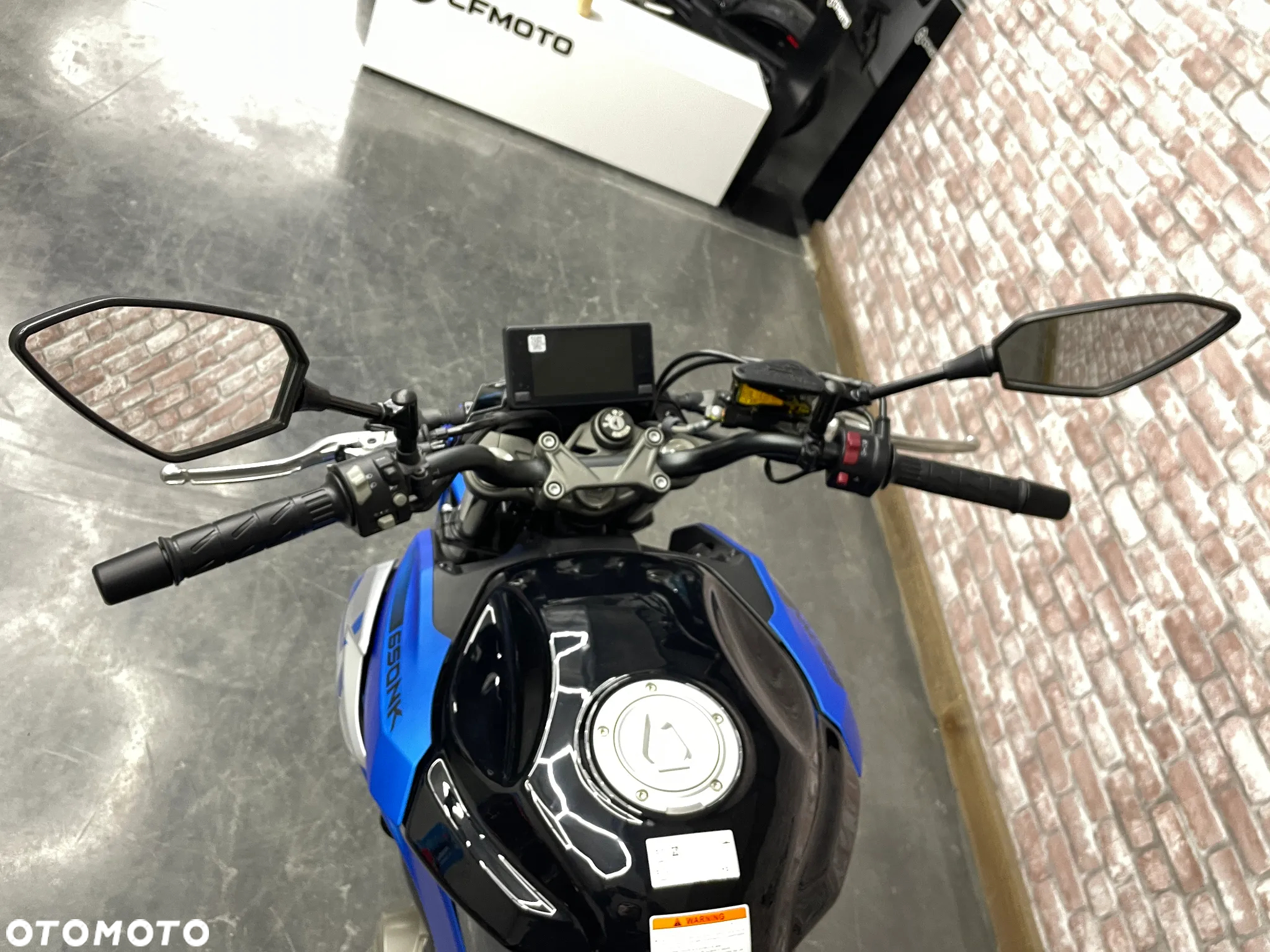 CFMoto NK - 10
